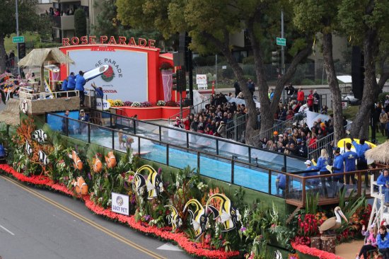 The longest single-chassis parade float rides down Pasadena's Colorado Blvd. Taking the corners could be tight.